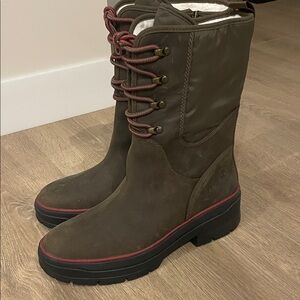 Timberland Brown Winter Boots with Red Accents